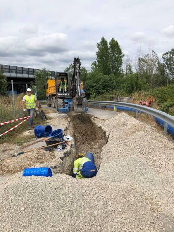 Renfo rural Baillargues pose du réseau sous pont autoroutes 