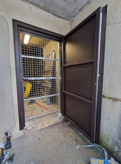 Réservoir ASSAS porte et grille coulissante 